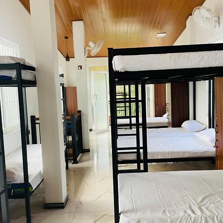 Star Village Hostel Канди Экстерьер фото