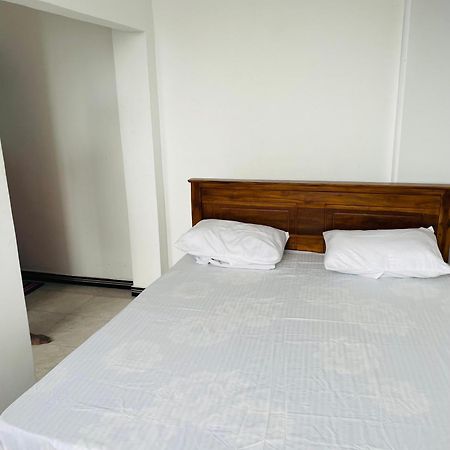 Star Village Hostel Канди Экстерьер фото