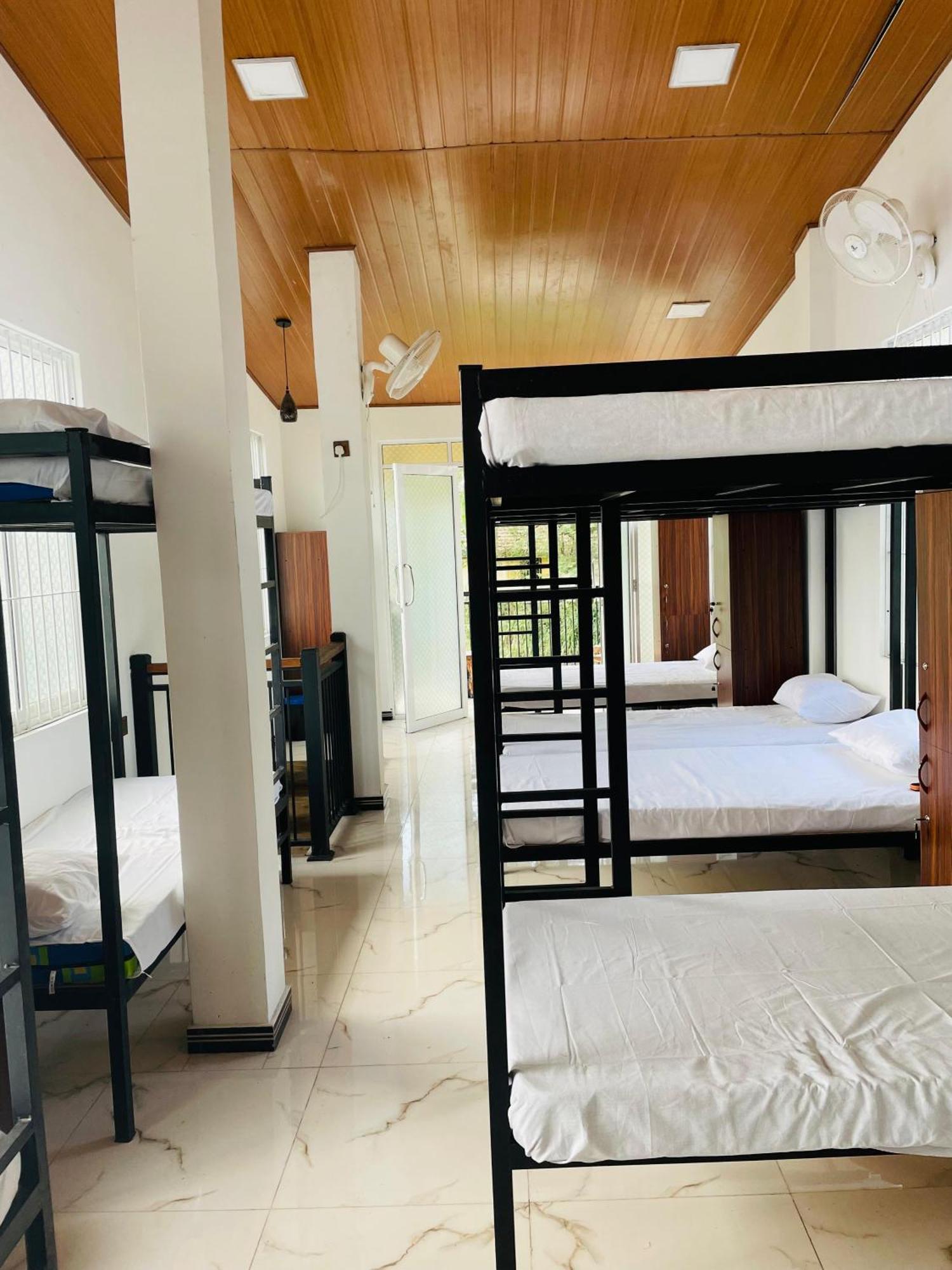 Star Village Hostel Канди Экстерьер фото