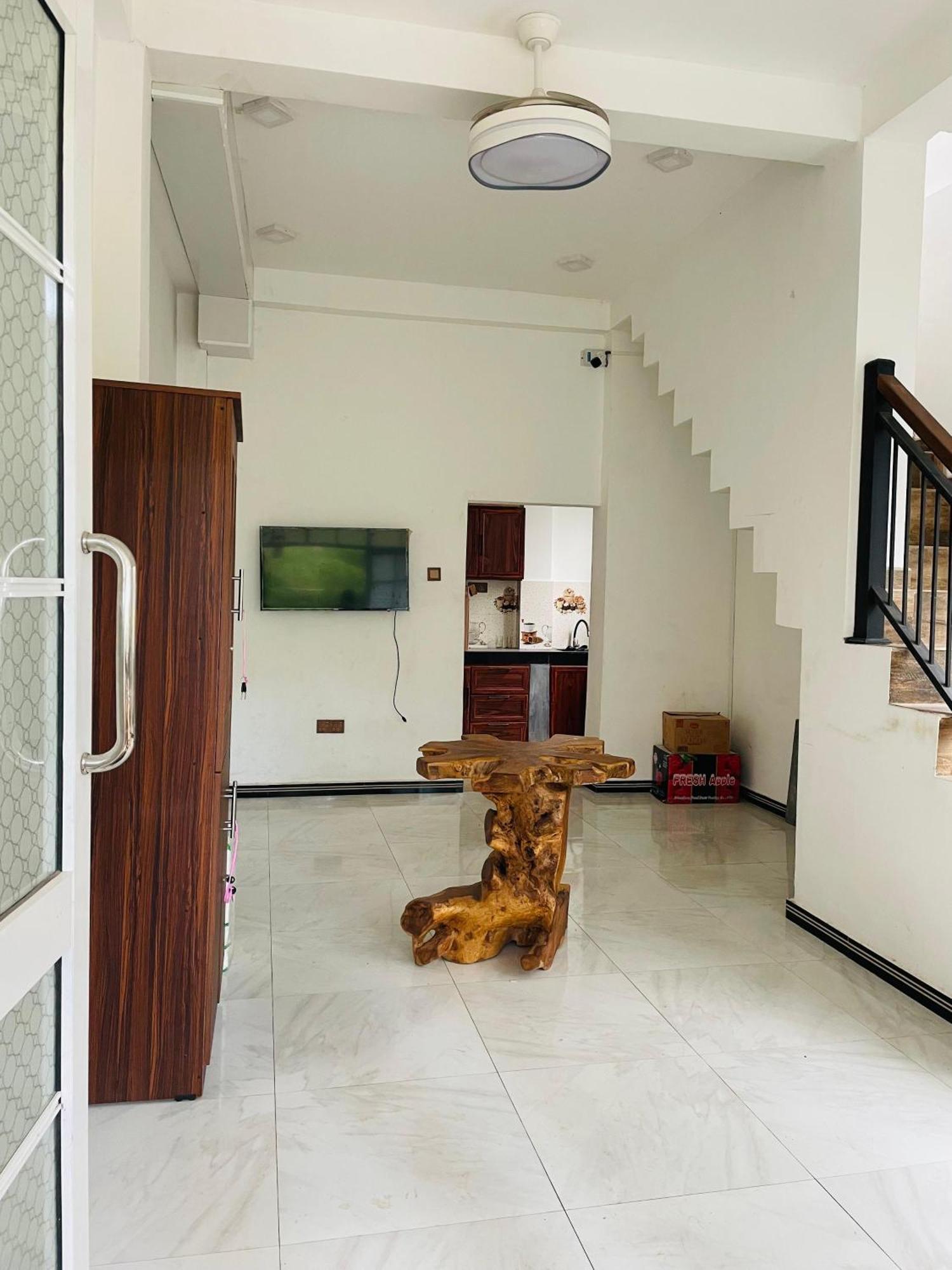 Star Village Hostel Канди Экстерьер фото