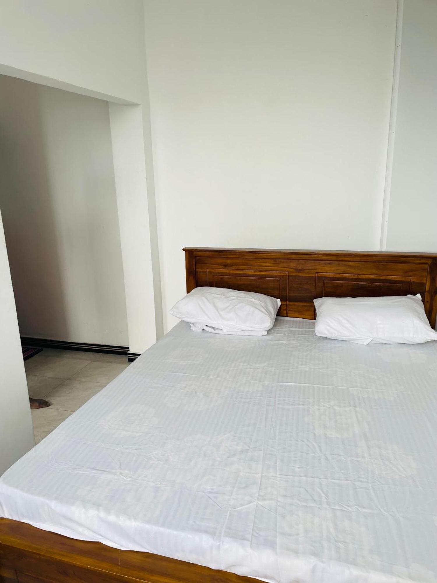 Star Village Hostel Канди Экстерьер фото