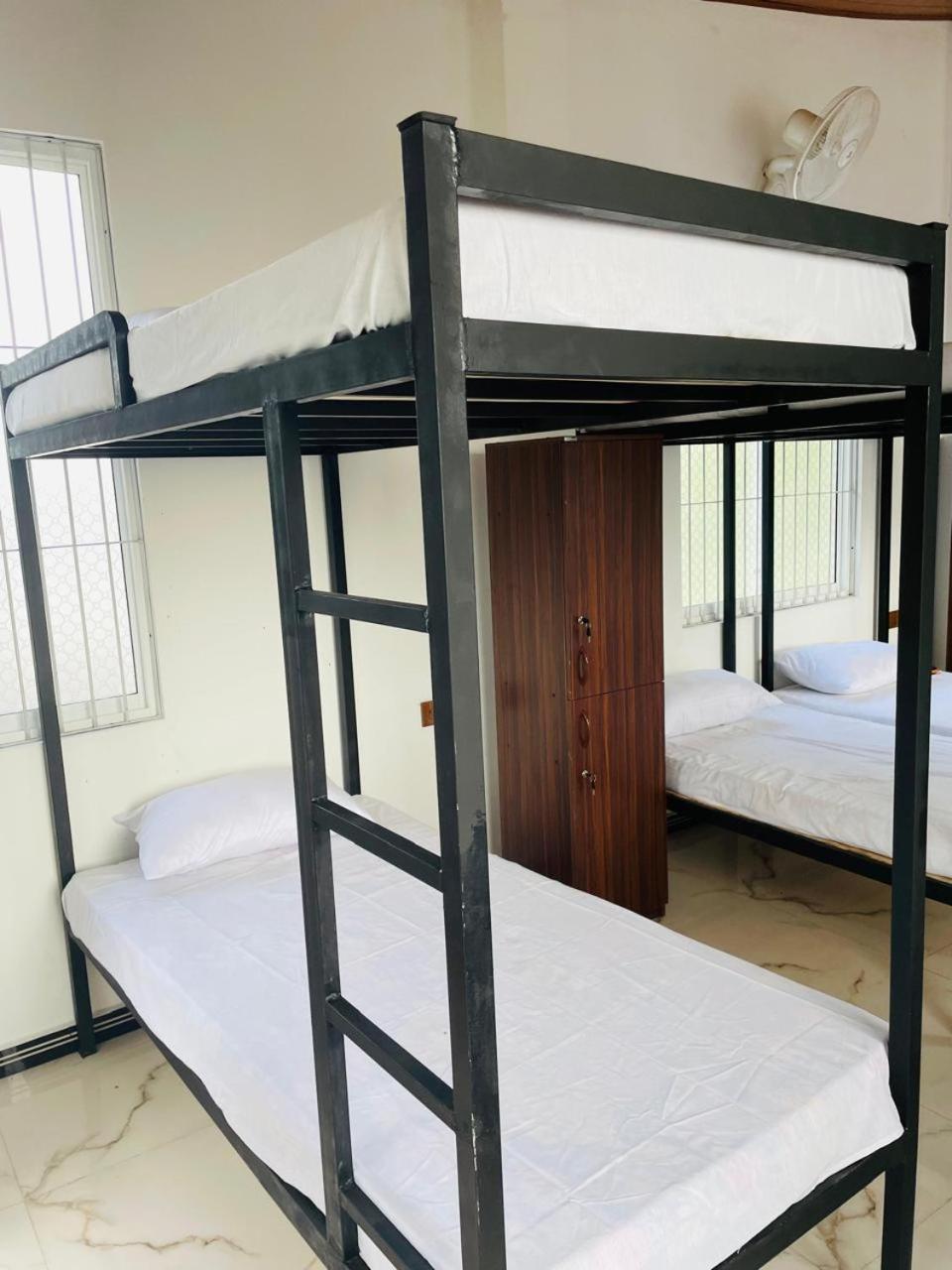 Star Village Hostel Канди Экстерьер фото