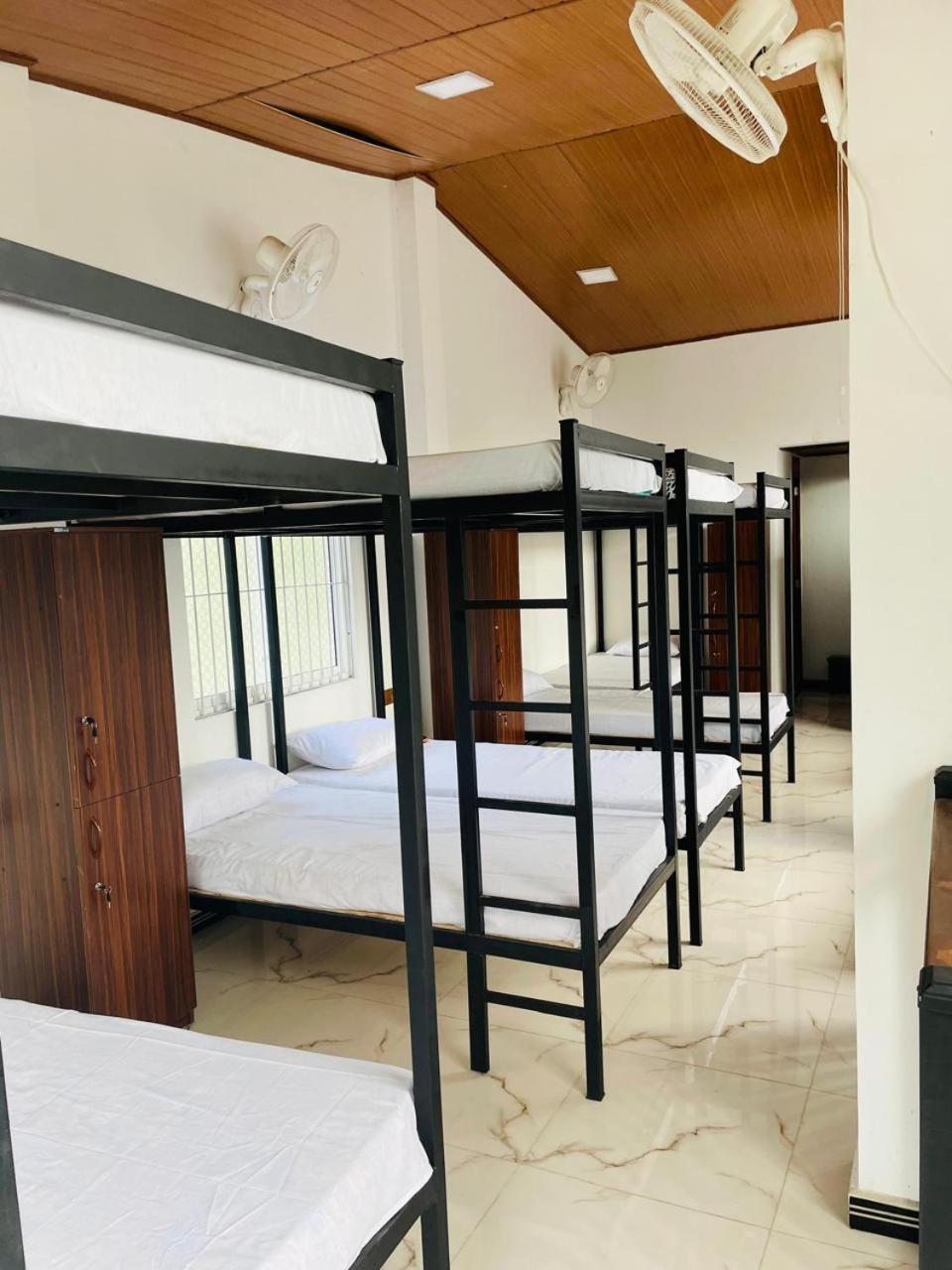 Star Village Hostel Канди Экстерьер фото
